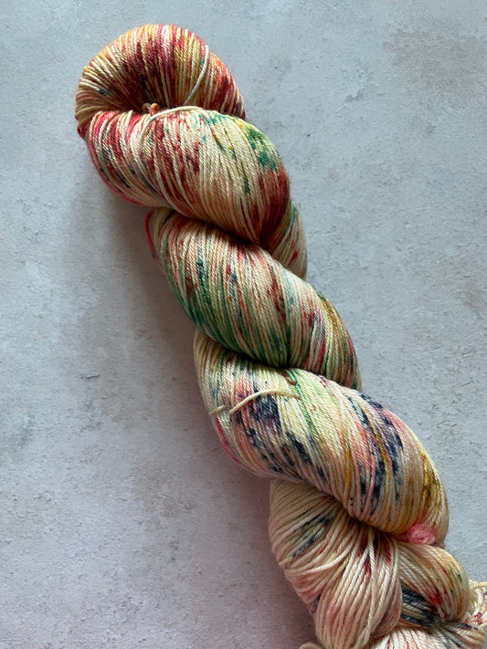 1 skein of multicoloured yarn