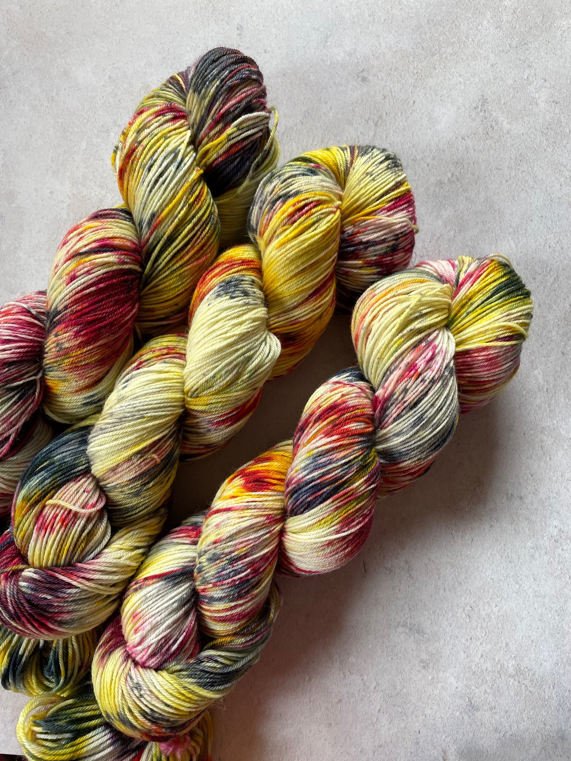 Lord of my castle skeins - Mary Poppins collection - yellow red and black